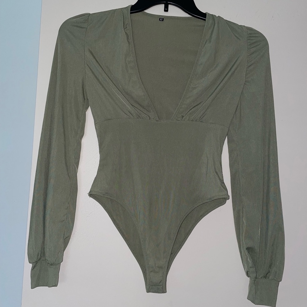 Milumia woman’s deep V neck long sleeve skinny stretch body leotard